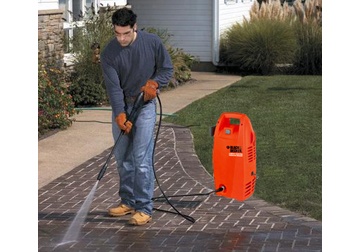 1.400W Máy phun rửa áp lực Black and Decker PW1350