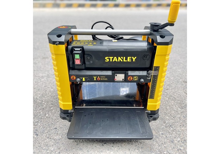 1800W Máy bào cuốn Stanley STP18-B1
