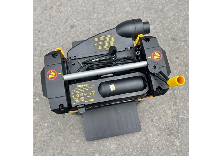 1800W Máy bào cuốn Stanley STP18-B1