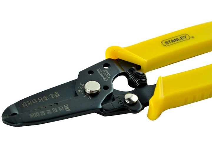 06-2.6mm Kìm tước dây điện AWG10-22 dài 150mm Stanley 84-475-22